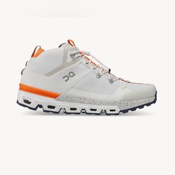 On Clouds Shoes - On Cloud Trax hiking boots women’s walking shoes size 8.5